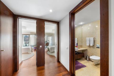 Apartamento T4 como novo, em condomínio de alto padrão