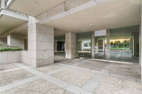 Apartamento T4 como novo, em condomínio de alto padrão