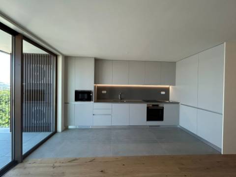 Apartamento T2 em Condomínio Fechado com Piscina, Jardim Privativo e Zonas de Lazer - Águas Santas