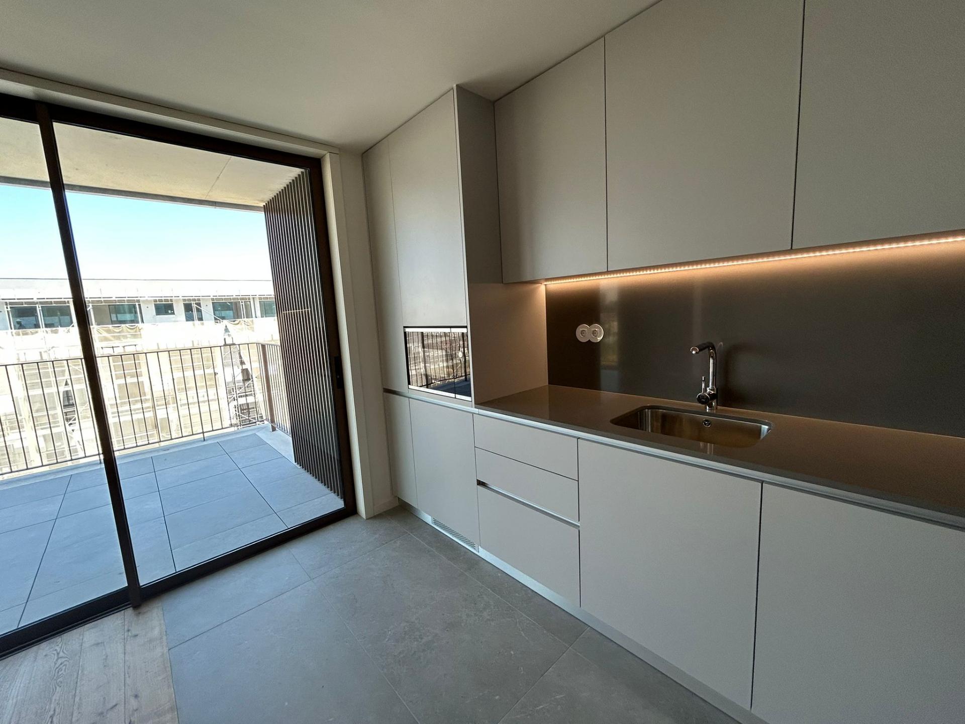 Apartamento T2 em Condomínio Fechado com Piscina, Jardim Privativo e Zonas de Lazer - Águas Santas