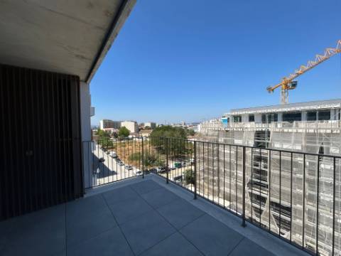 Apartamento T2 em Condomínio Fechado com Piscina, Jardim Privativo e Zonas de Lazer - Águas Santas