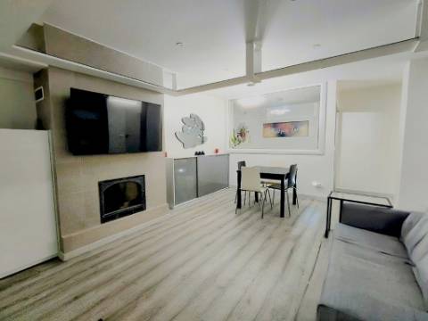 Excelente T2+1 com 2 suítes, totalmente renovado no centro de Gaia