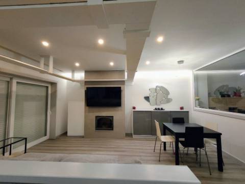 Excelente T2+1 com 2 suítes, totalmente renovado no centro de Gaia