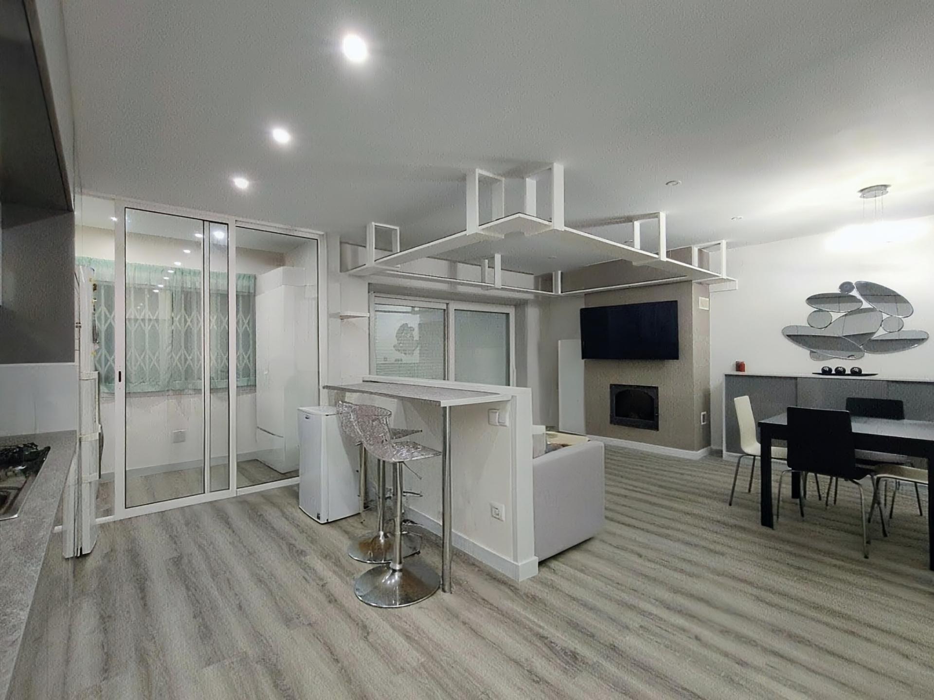 Excelente T2+1 com 2 suítes, totalmente renovado no centro de Gaia