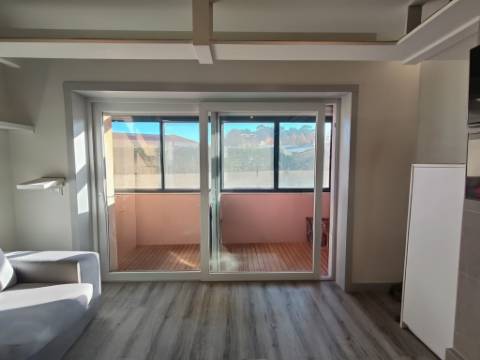 Excelente T2+1 com 2 suítes, totalmente renovado no centro de Gaia