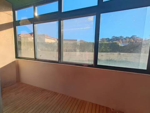 Excelente T2+1 com 2 suítes, totalmente renovado no centro de Gaia