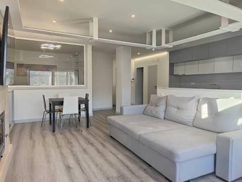 Excelente T2+1 com 2 suítes, totalmente renovado no centro de Gaia