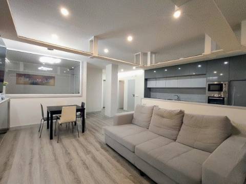 Excelente T2+1 com 2 suítes, totalmente renovado no centro de Gaia