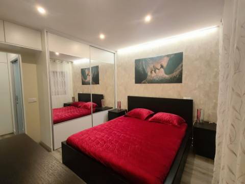 Excelente T2+1 com 2 suítes, totalmente renovado no centro de Gaia