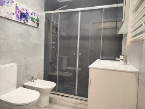 Excelente T2+1 com 2 suítes, totalmente renovado no centro de Gaia