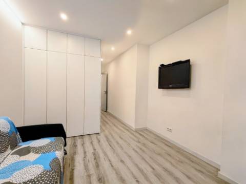 Excelente T2+1 com 2 suítes, totalmente renovado no centro de Gaia