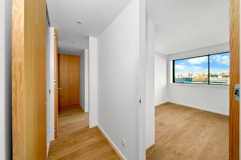 Apartamento T2 novo com varandas em Matosinhos Sul