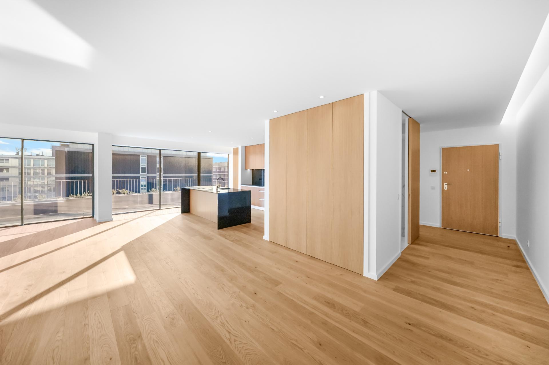 Apartamento T4 novo com varandas panorâmicas em Matosinhos Sul