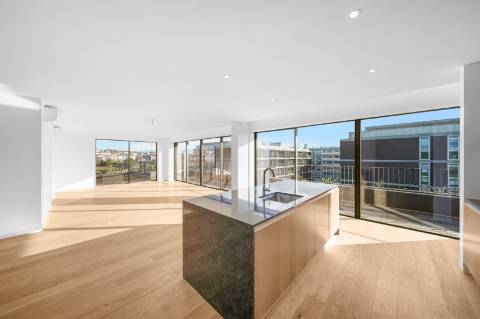 Apartamento T4 novo com varandas panorâmicas em Matosinhos Sul