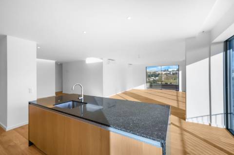 Apartamento T4 novo com varandas panorâmicas em Matosinhos Sul