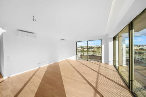 Apartamento T4 novo com varandas panorâmicas em Matosinhos Sul