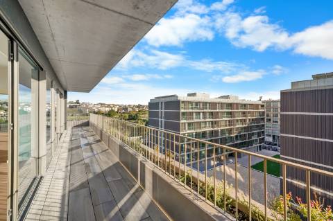 Apartamento T4 novo com varandas panorâmicas em Matosinhos Sul