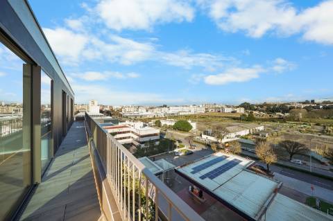 Apartamento T4 novo com varandas panorâmicas em Matosinhos Sul