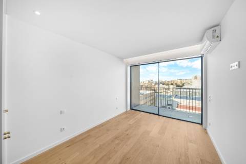 Apartamento T4 novo com varandas panorâmicas em Matosinhos Sul
