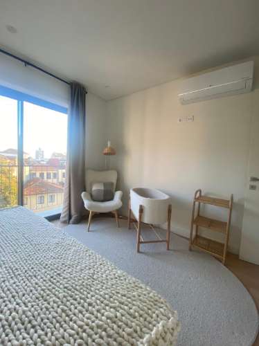 Apartamento T3 Moderno com Varanda e Garagem no Coração do Porto