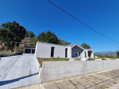 Moradia T3 de Luxo - Nova Construção, Chave na Mão!