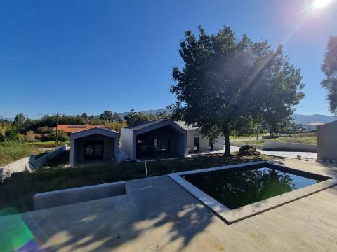 Moradia T3 de Luxo - Nova Construção, Chave na Mão!