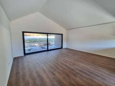 Moradia T3 de Luxo - Nova Construção, Chave na Mão!