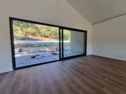 Moradia T3 de Luxo - Nova Construção, Chave na Mão!