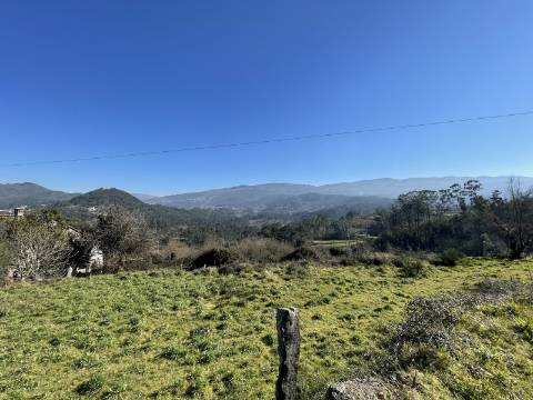 Quinta/Aldeamento com 3 Moradias em Merufe, Monção