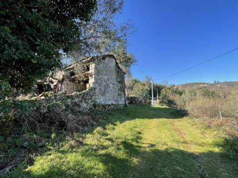 Quinta/Aldeamento com 3 Moradias em Merufe, Monção