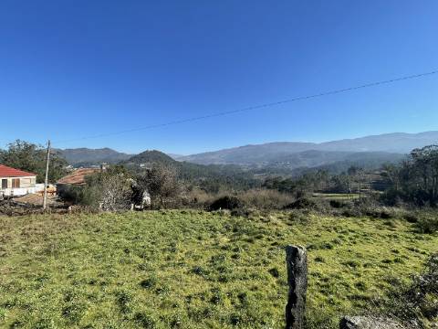 Quinta/Aldeamento com 3 Moradias em Merufe, Monção