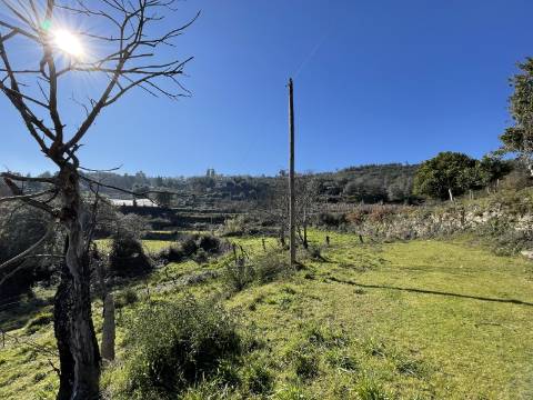 Quinta/Aldeamento com 3 Moradias em Merufe, Monção