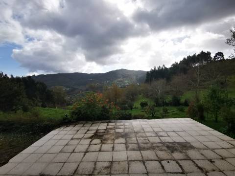 Moradia T2 com 8050m² de terreno