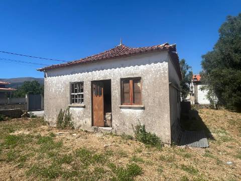 Moradia T2-3 com vistas para a Serra de Arga