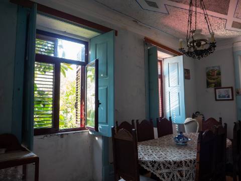 Oportunidade Única : Quinta com Potencial de Desenvolvimento e Vista para o Mar - 375.000€