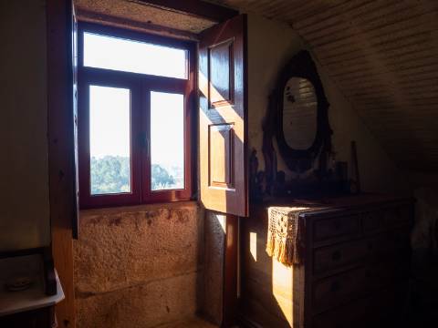 Quinta T6 com Projeto de Turismo Rural Aprovado em Portela Susã, Ponte de Lima
