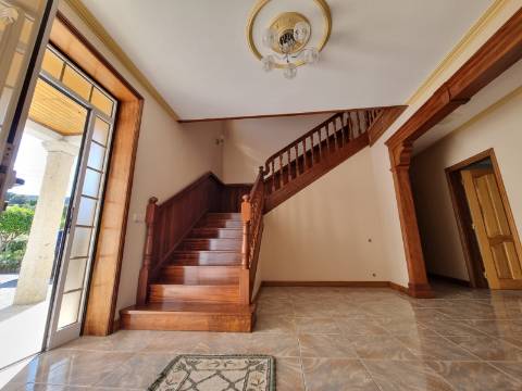 Moradia Espetacular T4 em Gondufe