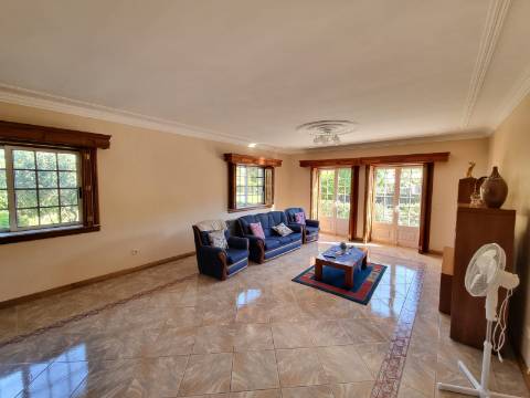 Moradia Espetacular T4 em Gondufe