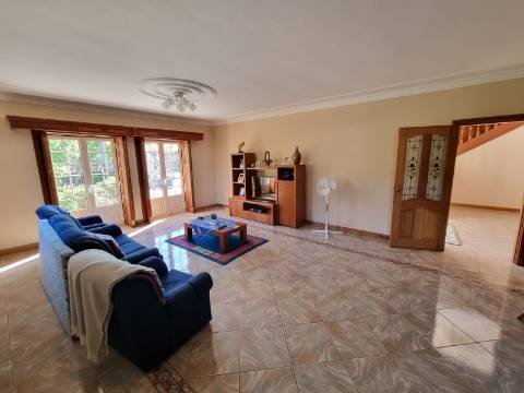 Moradia Espetacular T4 em Gondufe