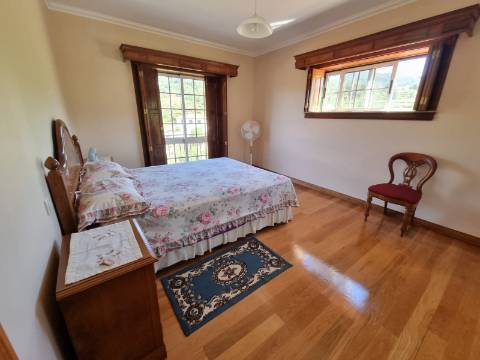 Moradia Espetacular T4 em Gondufe