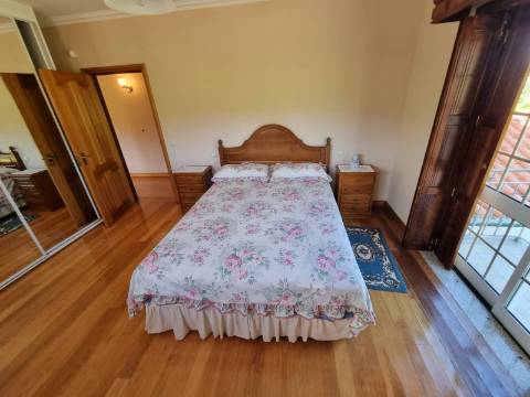 Moradia Espetacular T4 em Gondufe