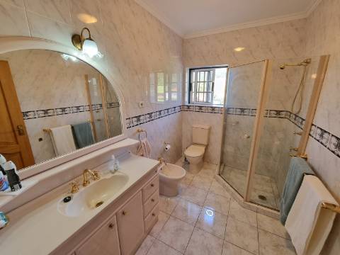 Moradia Espetacular T4 em Gondufe