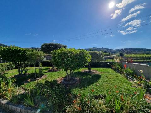 Moradia Espetacular T4 em Gondufe