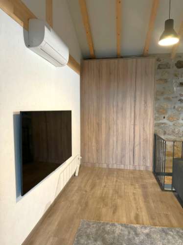 Moradia V3 em Pedra com Anexo, totalmente renovada