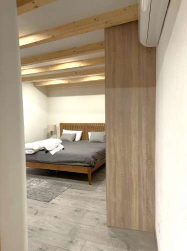 Moradia V3 em Pedra com Anexo, totalmente renovada