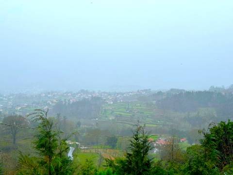 Moradia V3 em Pedra com Anexo, totalmente renovada