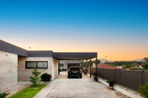 Moradia T3 de Luxo à Venda no Centro Histórico de Ponte de Lima - 750.000€