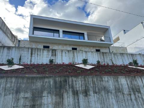 Moradia T3 Moderna na Ribeira em Ponte de Lima