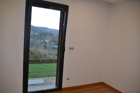 Moradia T3 Moderna na Ribeira em Ponte de Lima