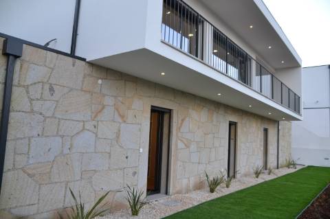 Moradia T3 Moderna na Ribeira em Ponte de Lima